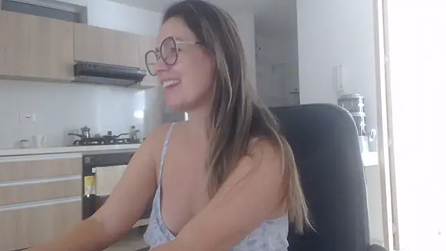 LovePaula online show from 4, 7, 2026