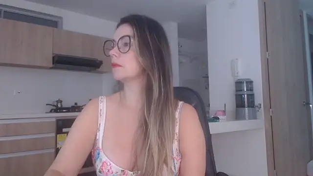 LovePaula online show from 9, 7, 2026