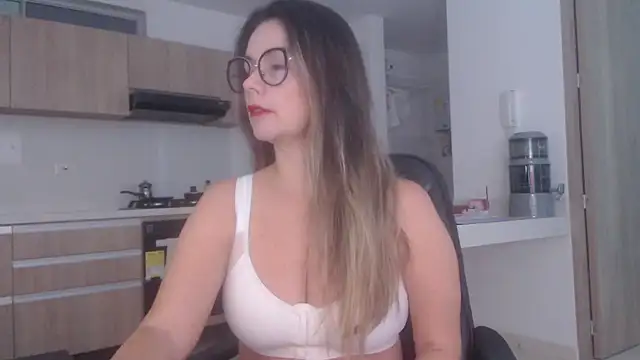 LovePaula online show from 22, 7, 2026