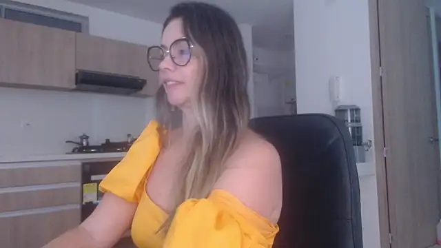 LovePaula online show from 25, 7, 2026