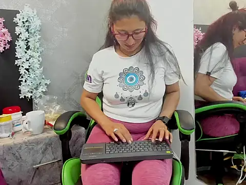 Snapshot of VictoriaSpenser chatting on 23, 9, 2025 VictoriaSpenser online show from 23, 9, 2025