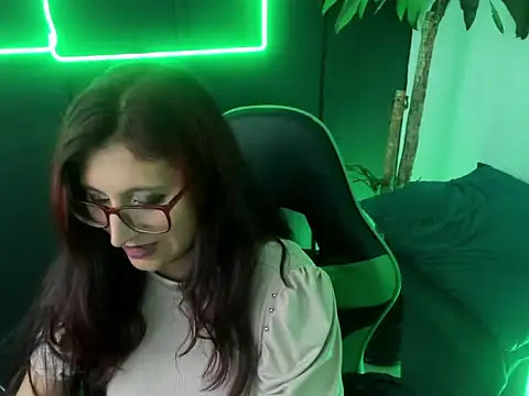 Snapshot of VictoriaSpenser chatting on 14, 10, 2025 VictoriaSpenser online show from 14, 10, 2025