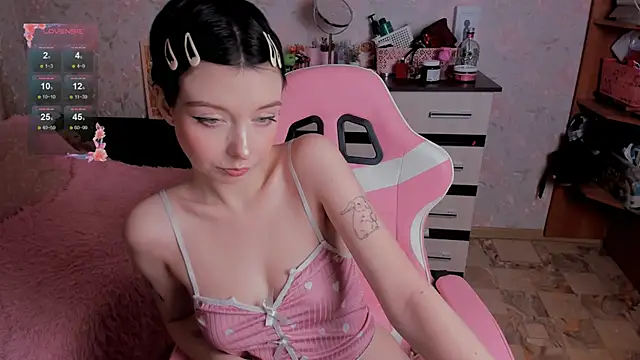 Snapshot of margopink chatting on 16, 10, 2025 margopink online show from 16, 10, 2025