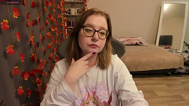 Snapshot of LovelyGirlLisa chatting on 10, 10, 2025 LovelyGirlLisa online show from 10, 10, 2025