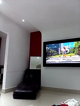 Snapshot of transreyna chatting on 1, 3, 2025 transreyna online show from 1, 3, 2025