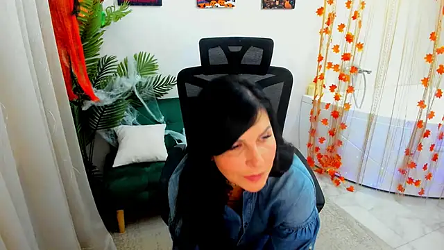 Moon Veloure1 online show from 20, 10, 2025