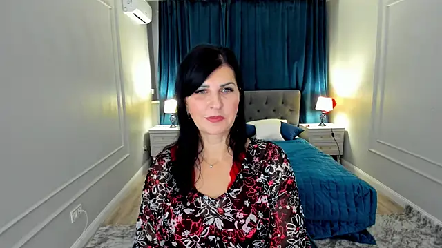 Moon Veloure1 online show from 25, 11, 2025