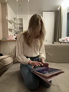 Snapshot of LinaViam chatting on 1, 7, 2026 LinaViam online show from 1, 7, 2026