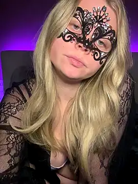 Cherrycolada online show from 3, 11, 2025