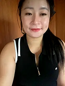 Snapshot of violet-00 chatting on 19, 10, 2025 violet-00 online show from 19, 10, 2025