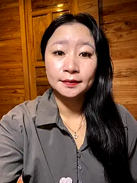 Snapshot of violet-00 chatting on 10, 11, 2025 violet-00 online show from 10, 11, 2025