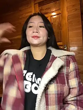 Snapshot of violet-00 chatting on 1, 12, 2025 violet-00 online show from 1, 12, 2025