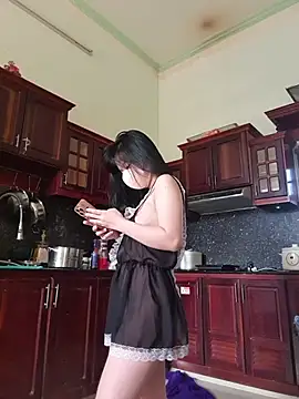 Snapshot of Helen-Tran chatting on 16, 10, 2025 Helen-Tran online show from 16, 10, 2025