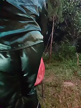 Snapshot of Helen-Tran chatting on 21, 10, 2025 Helen-Tran online show from 21, 10, 2025