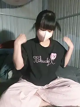 Snapshot of Helen-Tran chatting on 6, 11, 2025 Helen-Tran online show from 6, 11, 2025