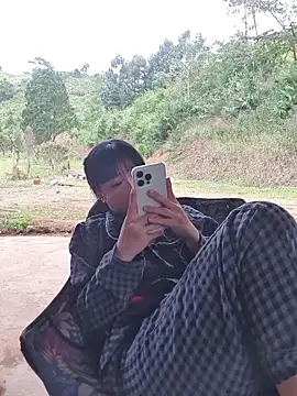 Snapshot of Helen-Tran chatting on 29, 11, 2025 Helen-Tran online show from 29, 11, 2025