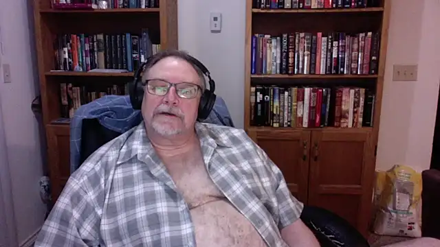 Vinyl22xh online show from 13, 4, 2026