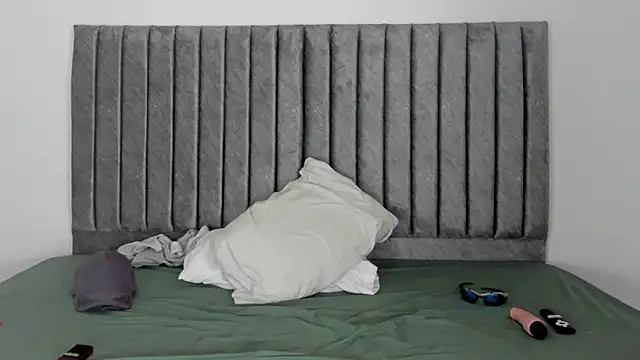 aroncooper1 online show from 3, 10, 2025