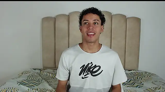 aroncooper1 online show from 29, 10, 2025