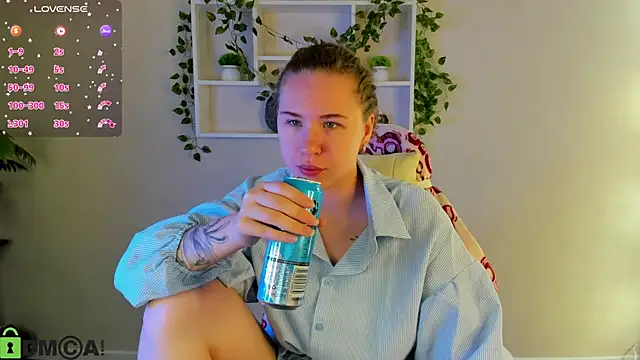 Snapshot of Elsie_Cutties chatting on 5, 11, 2025 Elsie Cutties online show from 5, 11, 2025