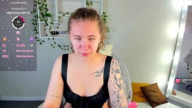 Snapshot of Elsie_Cutties chatting on 15, 11, 2025 Elsie Cutties online show from 15, 11, 2025