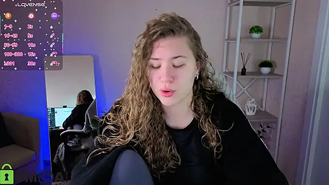 Snapshot of Elsie_Cutties chatting on 14, 12, 2025 Elsie Cutties online show from 14, 12, 2025