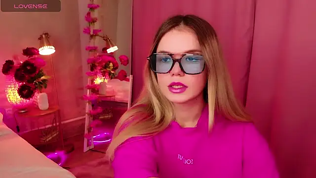 KellyHayden online show from 30, 11, 2025