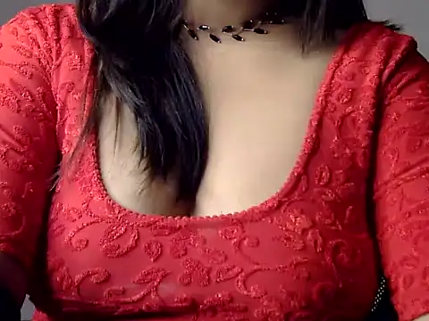 Aaliya02 online show from 4, 11, 2025