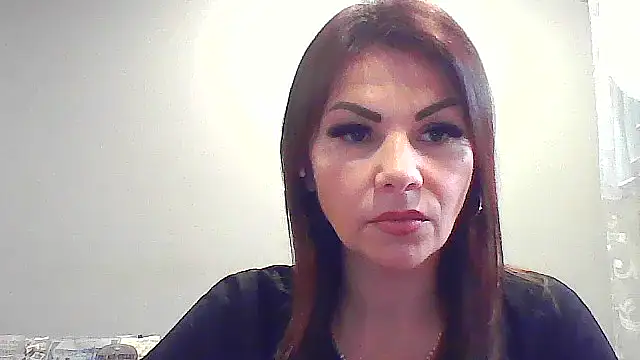 Snapshot of QueenCartyes chatting on 8, 10, 2025 QueenCartyes online show from 8, 10, 2025