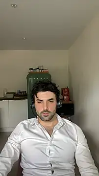 Snapshot of eauminerale chatting on 2, 6, 2026 eauminerale online show from 2, 6, 2026