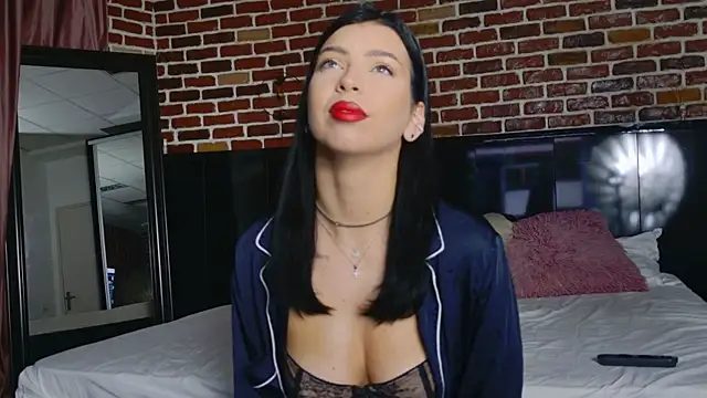 Snapshot of MeganSin_ chatting on 3, 10, 2025 MeganSin online show from 3, 10, 2025