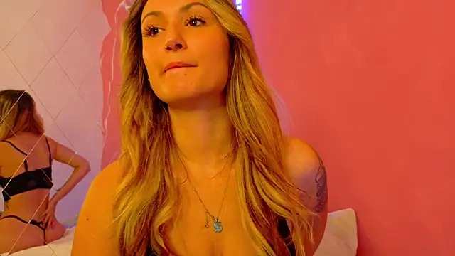 Anaayss  online show from 10, 10, 2025