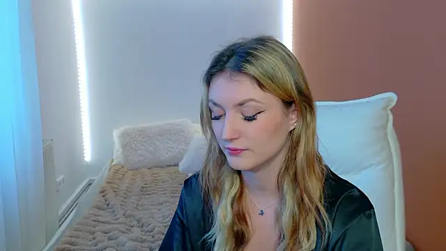 Anaayss  online show from 3, 2, 2026