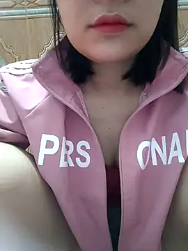 Snapshot of Linda-pusy chatting on 4, 12, 2025 Linda-pusy online show from 4, 12, 2025