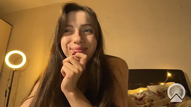 Snapshot of Prettyyy_Angel chatting on 4, 12, 2025 Prettyyy Angel online show from 4, 12, 2025