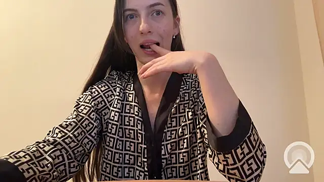 Prettyyy Angel online show from 4, 3, 2026