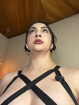LlianneDiamond1 online show from 24, 7, 2026