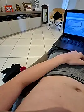 Salsicha244 online show from 24, 10, 2025