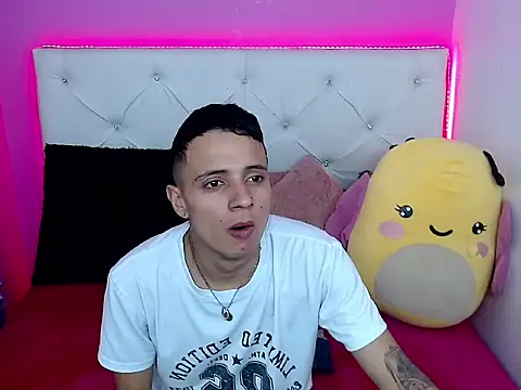 Snapshot of xx-kike-xx chatting on 4, 10, 2025 xx-kike-xx online show from 4, 10, 2025