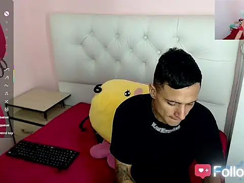 Snapshot of xx-kike-xx chatting on 10, 10, 2025 xx-kike-xx online show from 10, 10, 2025