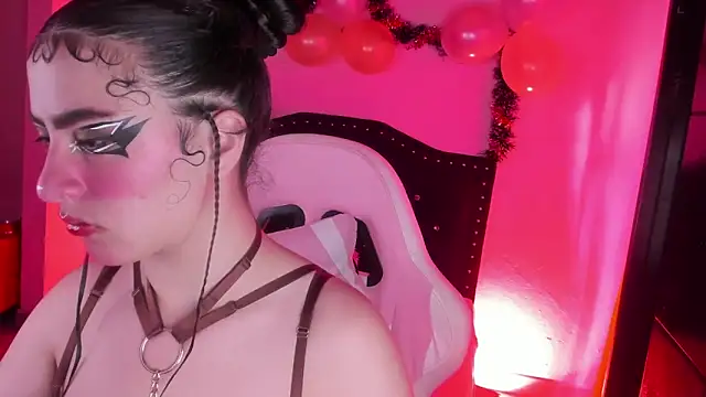 kitty  chs online show from 22, 12, 2025