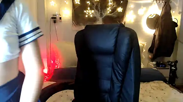 Snapshot of EllieYoon chatting on 4, 10, 2025 EllieYoon online show from 4, 10, 2025