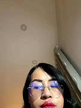 Snapshot of EllieYoon chatting on 4, 12, 2025 EllieYoon online show from 4, 12, 2025