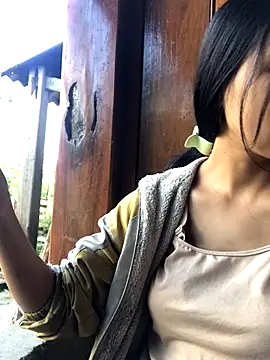 Snapshot of Mai_lovely chatting on 18, 10, 2025 Mai lovely online show from 18, 10, 2025