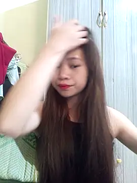 Mayy1 online show from 4, 10, 2025