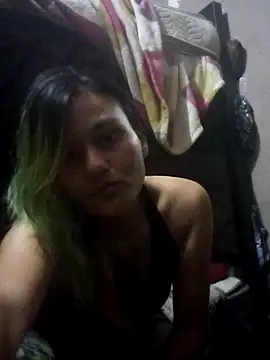 Snapshot of KarlaKitsu69 chatting on 24, 10, 2025 KarlaKitsu69 online show from 24, 10, 2025