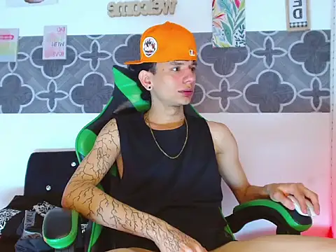 Snapshot of Skinny_batman chatting on 1, 12, 2025 Skinny batman online show from 1, 12, 2025