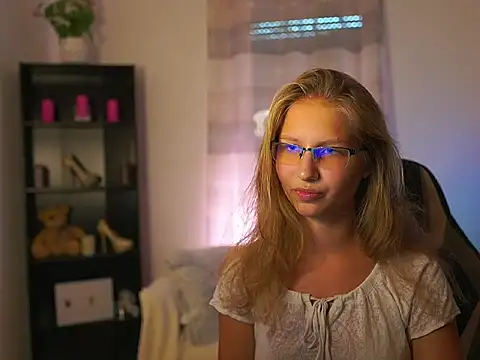 Snapshot of emmie_murray chatting on 26, 9, 2025 emmie murray online show from 26, 9, 2025