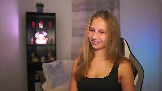 Snapshot of emmie_murray chatting on 20, 11, 2025 emmie murray online show from 20, 11, 2025