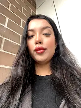 kiss Lissa online show from 4, 11, 2025